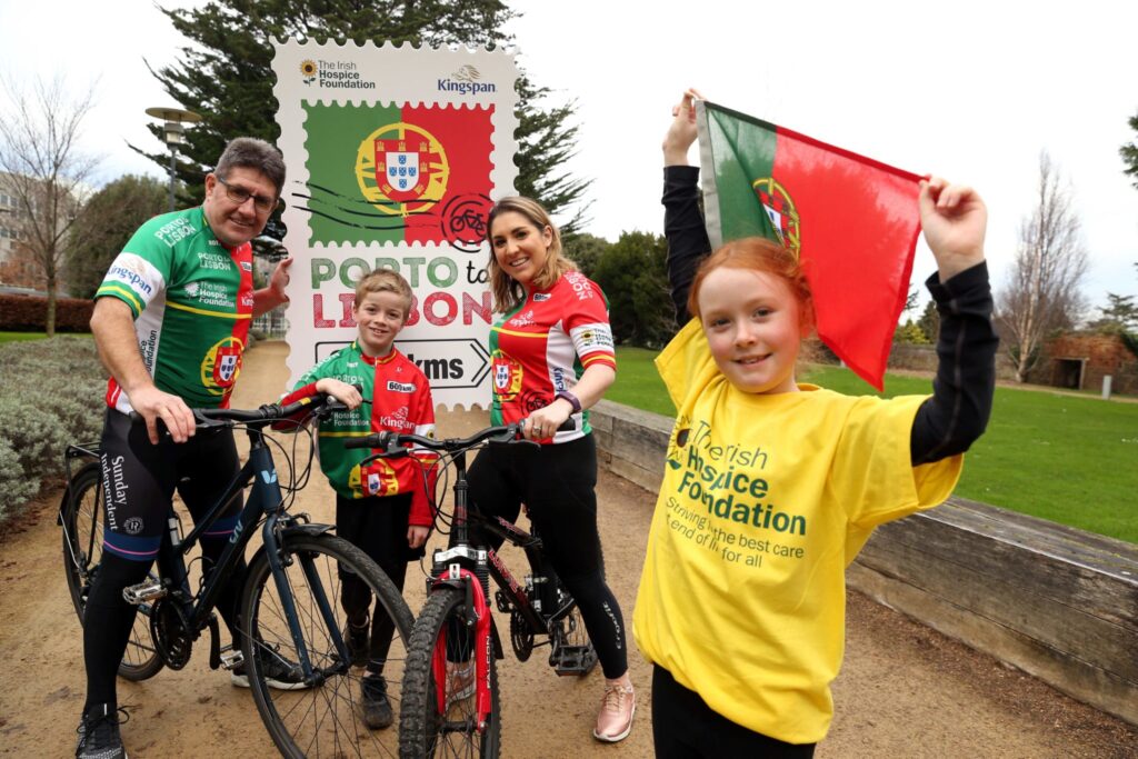 Repro Free: Monday 16th January 2017. Former cycling pro Paul Kimmage and his daughter Evelyn today called on cycling enthusiasts to join them and cycle for care on a 600km challenge in aid of The Irish Hospice Foundation this June. The duo, pictured in UCD today with Tommy Horkan age 9 and Laura Manning age 8 from Stillorgan, will be leading the way in the picturesque Porto to Lisbon event and pedalling for the IHFs Nurses for Night Care service. Picture Jason Clarke.